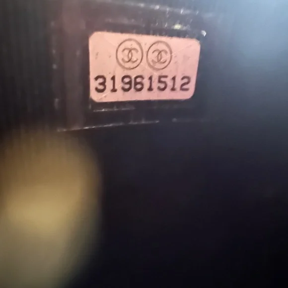 Chanel never worn vanity bag with pearl - Picture 8 of 12